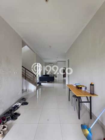 Ready to Use! Luxury House LT 240m2 Desain Elegan di Gading Serpong Ready to Use! Luxury House LT 240m2 Desain Elegan di Gading Serpong