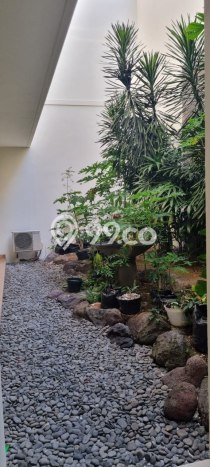 Hunian Elit LB 300m2 Siap Pakai Desain Elegan di Pakuwon City, Surabaya Hunian Elit LB 300m2 Siap Pakai Desain Elegan di Pakuwon City, Surabaya