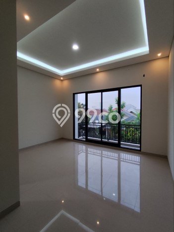 Rumah Modern 3 KT di Pakuwon City Surabaya Unfurnished Rumah Modern 3 KT di Pakuwon City Surabaya Unfurnished