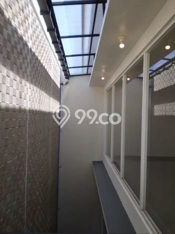 Ready to Use! Luxury House LT 160m2 Desain Modern di Pakuwon City Ready to Use! Luxury House LT 160m2 Desain Modern di Pakuwon City