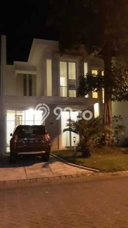 For Sale! Luxury House LT 200m2 Desain Elegan di Pakuwon City For Sale! Luxury House LT 200m2 Desain Elegan di Pakuwon City