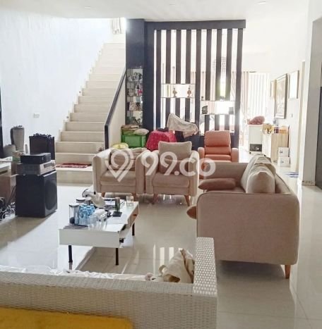 Rumah Mewah LB 420m2 Siap Huni Desain Elegan di Dharma Husada, Surabaya Rumah Mewah LB 420m2 Siap Huni Desain Elegan di Dharma Husada, Surabaya