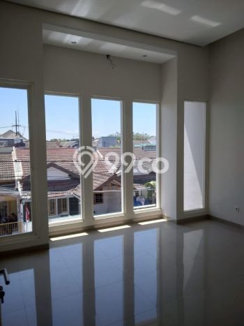 Ready to Use! Luxury House LT 160m2 Desain Modern di Pakuwon City Ready to Use! Luxury House LT 160m2 Desain Modern di Pakuwon City