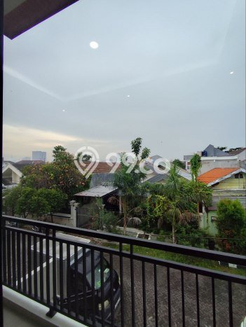 Rumah Modern 3 KT di Pakuwon City Surabaya Unfurnished Rumah Modern 3 KT di Pakuwon City Surabaya Unfurnished