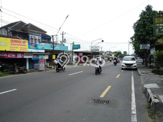 Ruko disewakan lokasi strategis Umbulharjo Yogyakarta 450m2 Ruko disewakan lokasi strategis Umbulharjo Yogyakarta 450m2