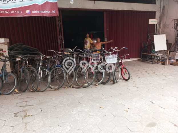 Ruko disewakan lokasi strategis Umbulharjo Yogyakarta 48m2 Ruko disewakan lokasi strategis Umbulharjo Yogyakarta 48m2