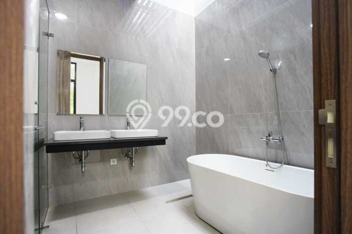 Hunian Mewah Siap Huni LT 261m2 di BSD, Tangerang Selatan Hunian Mewah Siap Huni LT 261m2 di BSD, Tangerang Selatan