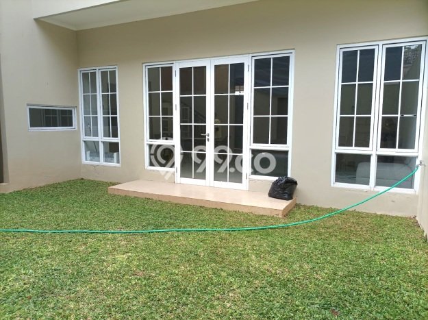 Dijual Rumah Luas Elegan Dengan View Cantik di Gading Serpong, Tangerang Dijual Rumah Luas Elegan Dengan View Cantik di Gading Serpong, Tangerang