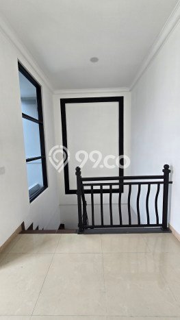 Rumah Minimalis 4 KT di Villa Melati Mas Tangerang Selatan Unfurnished Rumah Minimalis 4 KT di Villa Melati Mas Tangerang Selatan Unfurnished