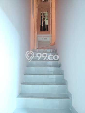 Rumah Minimalis 3 KT di Suvarna Sutera Tangerang Semi Furnished Rumah Minimalis 3 KT di Suvarna Sutera Tangerang Semi Furnished