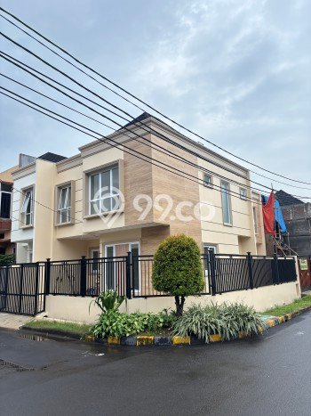 Dijual Rumah Mewah Megah Dengan View Cantik di Gading Serpong, Tangerang Dijual Rumah Mewah Megah Dengan View Cantik di Gading Serpong, Tangerang