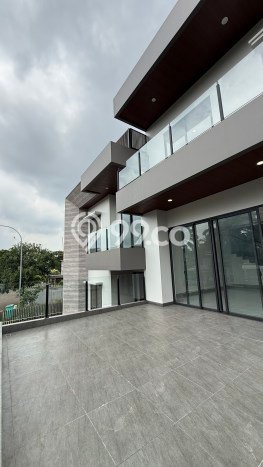 Rumah Mewah Siap Huni LT 307m2 di BSD, Tangerang Selatan Rumah Mewah Siap Huni LT 307m2 di BSD, Tangerang Selatan
