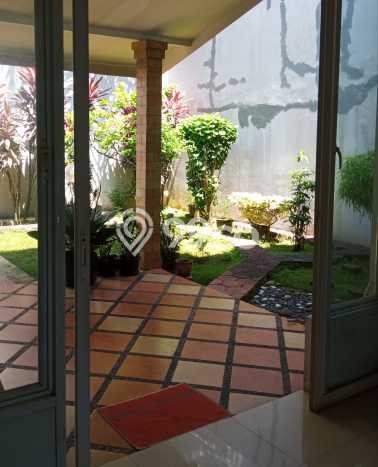 Rumah Akses Mudah area BSD, Tangerang, Luas 180m² LB 180m² Rumah Akses Mudah area BSD, Tangerang, Luas 180m² LB 180m²