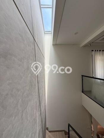 Rumah Elit Modern Tanpa Renovasi di Gading Serpong Tangerang Rumah Elit Modern Tanpa Renovasi di Gading Serpong Tangerang