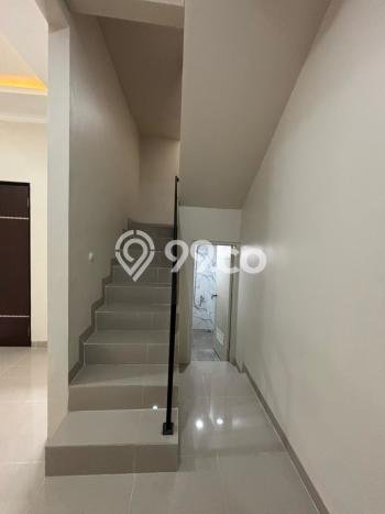 Rumah Luas Asri 4 KT Siap Huni di Villa Melati Mas Tangerang Selatan Rumah Luas Asri 4 KT Siap Huni di Villa Melati Mas Tangerang Selatan
