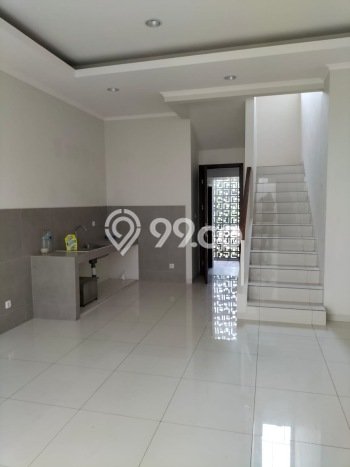 Rumah Elit Modern Tanpa Renovasi di Alam Sutera Tangerang Rumah Elit Modern Tanpa Renovasi di Alam Sutera Tangerang