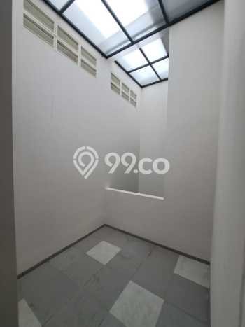 Rumah Modern Minimalis 4 Kamar Siap Huni di BSD Rumah Modern Minimalis 4 Kamar Siap Huni di BSD