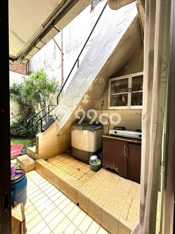 Rumah Modern Minimalis 5 Kamar Siap Huni di Ciputat Rumah Modern Minimalis 5 Kamar Siap Huni di Ciputat