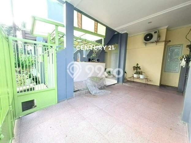 Jual Rumah Minimalis Bagus Punya 2 KT di Serpong Tangerang Selatan SHM Jual Rumah Minimalis Bagus Punya 2 KT di Serpong Tangerang Selatan SHM