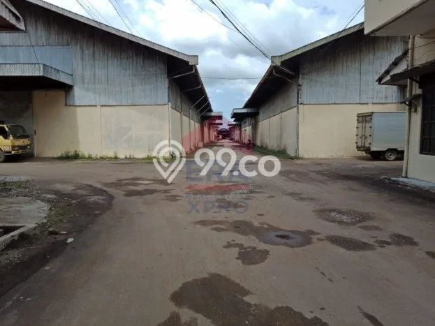 Gudang Disewakan di Kawasan Ramai Pontianak Barat, Pontianak Gudang Disewakan di Kawasan Ramai Pontianak Barat, Pontianak