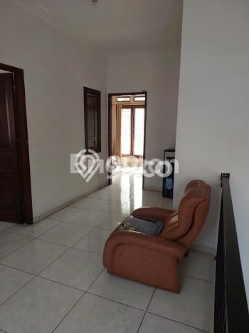 HUNIAN BERKELAS! Rumah Exclusive Ciputat, Tangerang Selatan, LT 190m2m² LB 174m2m² HUNIAN BERKELAS! Rumah Exclusive Ciputat, Tangerang Selatan, LT 190m2m² LB 174m2m²