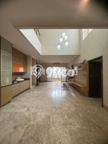 Rumah Mewah LB 300m2 Siap Pakai Desain Elegan di BSD City, Tangerang Rumah Mewah LB 300m2 Siap Pakai Desain Elegan di BSD City, Tangerang