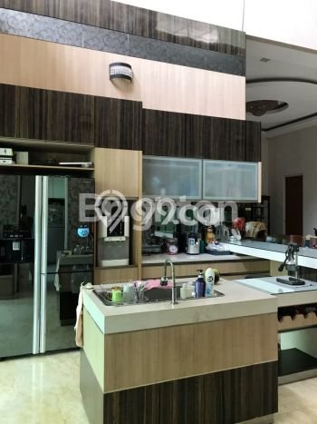 Siap Huni Rumah Mewah 6 Kamar di Pagedangan Dekat ke Mana Pun Siap Huni Rumah Mewah 6 Kamar di Pagedangan Dekat ke Mana Pun