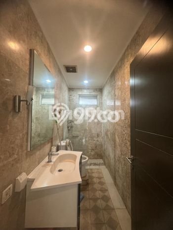 Jual Rumah Luas Elegan Dengan View Eksklusif di BSD City, Tangerang Jual Rumah Luas Elegan Dengan View Eksklusif di BSD City, Tangerang