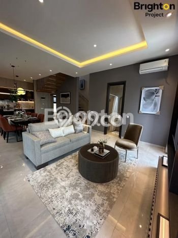Siap Huni Rumah Mewah 5 Kamar di Pagedangan Dekat ke Mana Pun Siap Huni Rumah Mewah 5 Kamar di Pagedangan Dekat ke Mana Pun