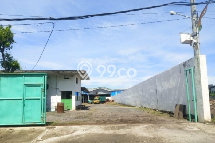 Jual Pabrik Strategis di Gresik Kota, Luas 3600m2m², Jalan Utama, Area Bisnis Jual Pabrik Strategis di Gresik Kota, Luas 3600m2m², Jalan Utama, Area Bisnis
