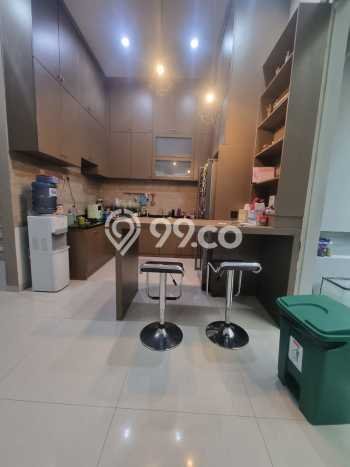 Rumah di Citraland, Surabaya, Luas 240m2m² LB 400m2m² Rumah di Citraland, Surabaya, Luas 240m2m² LB 400m2m²