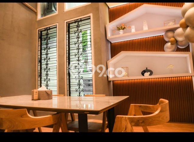 LOKASI PREMIUM! Komersial Kawasan Sukomanunggal, Luas 330m2m², Jalan Utama, Kawasan Bisnis LOKASI PREMIUM! Komersial Kawasan Sukomanunggal, Luas 330m2m², Jalan Utama, Kawasan Bisnis