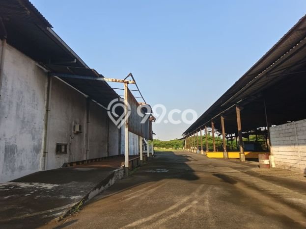 KEUNTUNGAN BERLIPAT! Pabrik Kawasan Wringinanom, Luas 15000m2m², Lokasi Mainroad KEUNTUNGAN BERLIPAT! Pabrik Kawasan Wringinanom, Luas 15000m2m², Lokasi Mainroad