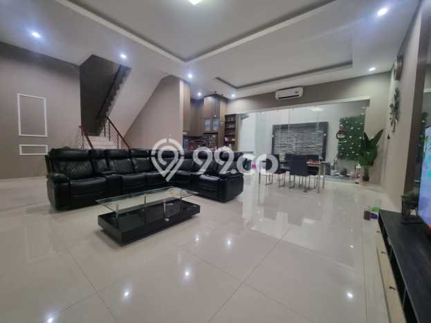 Rumah di Citraland, Surabaya, Luas 240m2m² LB 400m2m² Rumah di Citraland, Surabaya, Luas 240m2m² LB 400m2m²