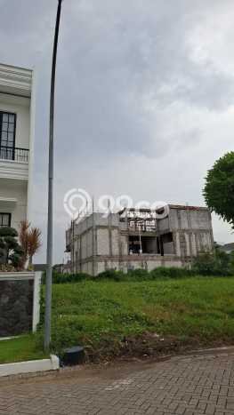Tanah Dijual Lokasi Strategis di Surabaya dengan Luas 300m2 Tanah Dijual Lokasi Strategis di Surabaya dengan Luas 300m2