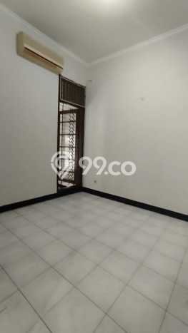 Jual Rumah Bagus Siap Huni LB 200m2 di Sambikerep, Surabaya Jual Rumah Bagus Siap Huni LB 200m2 di Sambikerep, Surabaya