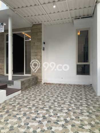Rumah Mewah LB 200m2 Siap Pakai Desain Elegan di Citraland, Surabaya Rumah Mewah LB 200m2 Siap Pakai Desain Elegan di Citraland, Surabaya