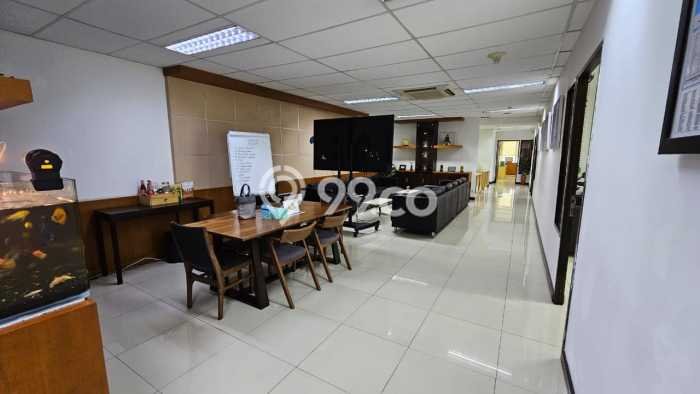 Kantor Bagus Dijual LB 1100m2 Lokasi Strategis Jakarta Barat Area Cocok untuk Berbisnis Kantor Bagus Dijual LB 1100m2 Lokasi Strategis Jakarta Barat Area Cocok untuk Berbisnis