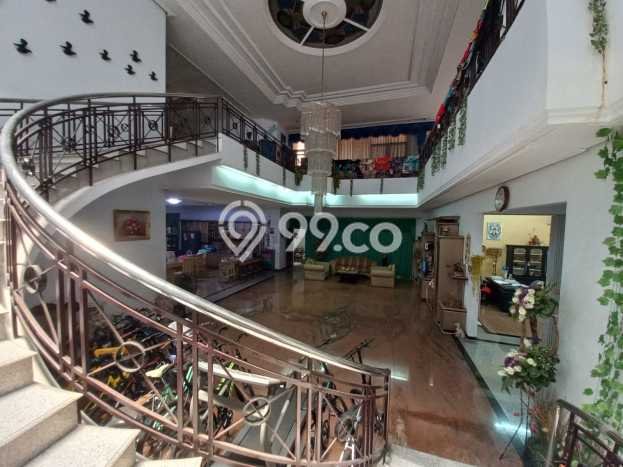 Hunian Mewah LB 1200m2 Siap Pakai Desain Elegan di Margorejo, Surabaya Hunian Mewah LB 1200m2 Siap Pakai Desain Elegan di Margorejo, Surabaya