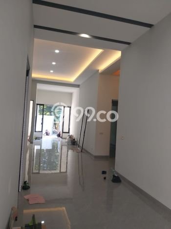 Dijual Rumah Luas Elegan Dengan View Eksklusif di Manyar, Surabaya Dijual Rumah Luas Elegan Dengan View Eksklusif di Manyar, Surabaya