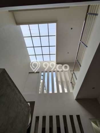 Rumah Elit LB 575m2 Siap Huni Desain Elegan di Citraland, Surabaya Rumah Elit LB 575m2 Siap Huni Desain Elegan di Citraland, Surabaya