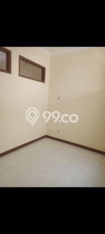 UNIT LANGKA! Rumah di Cengkareng, 2 KM, View Kota, Luas 120m² Bangunan 185m² UNIT LANGKA! Rumah di Cengkareng, 2 KM, View Kota, Luas 120m² Bangunan 185m²