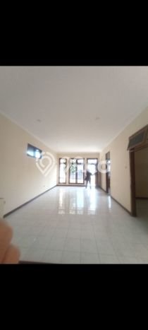 UNIT LANGKA! Rumah di Cengkareng, 2 KM, View Kota, Luas 120m² Bangunan 185m² UNIT LANGKA! Rumah di Cengkareng, 2 KM, View Kota, Luas 120m² Bangunan 185m²