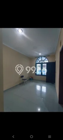 Disewakan! Rumah 2 Kamar Tidur &
2 Kamar Mandi di Duta Garden, Tangerang Disewakan! Rumah 2 Kamar Tidur &
2 Kamar Mandi di Duta Garden, Tangerang