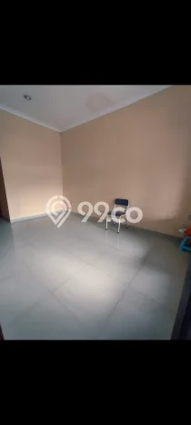 Disewakan! Rumah 2 Kamar Tidur &
2 Kamar Mandi di Duta Garden, Tangerang Disewakan! Rumah 2 Kamar Tidur &
2 Kamar Mandi di Duta Garden, Tangerang