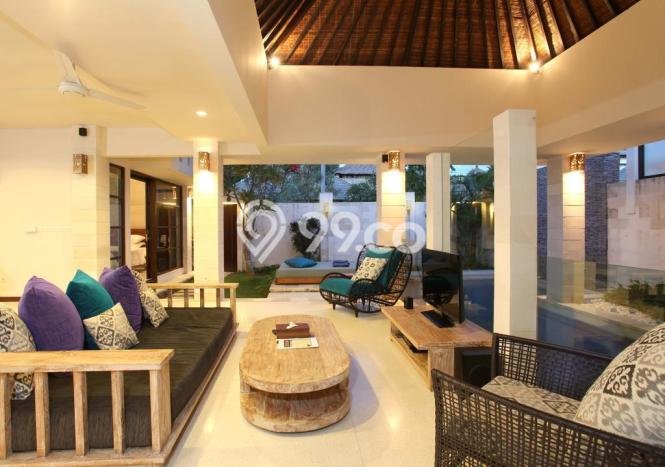 Hunian Elit LB 250m2 Siap Pakai Desain Elegan di Seminyak, Badung Hunian Elit LB 250m2 Siap Pakai Desain Elegan di Seminyak, Badung