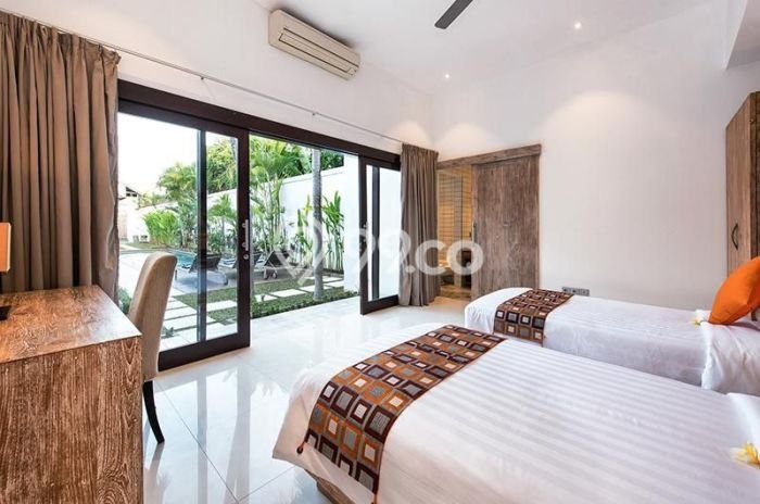 Rumah Elit LB 200m2 Siap Huni Desain Elegan di Seminyak, Badung Rumah Elit LB 200m2 Siap Huni Desain Elegan di Seminyak, Badung