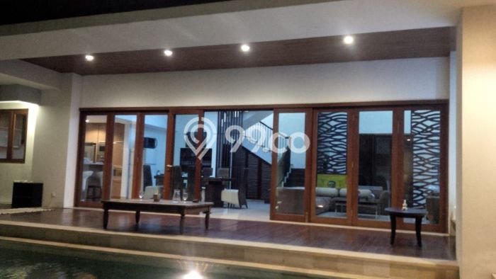 Hunian Mewah LB 631m2 Siap Huni Desain Elegan di Kerobokan, Badung Hunian Mewah LB 631m2 Siap Huni Desain Elegan di Kerobokan, Badung