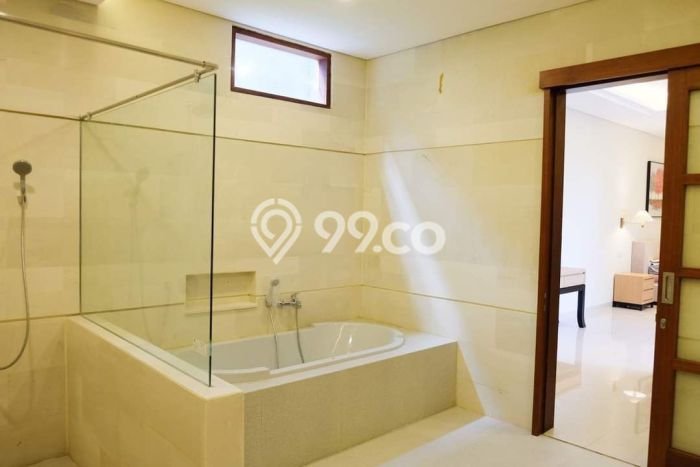Jual Rumah Luas Megah Dengan View Eksklusif di Umalas, Badung Jual Rumah Luas Megah Dengan View Eksklusif di Umalas, Badung
