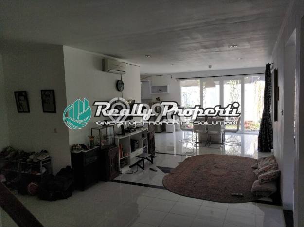 Rumah Luxury Modern Tanpa Renovasi di Bambu Apus Jakarta Timur Rumah Luxury Modern Tanpa Renovasi di Bambu Apus Jakarta Timur